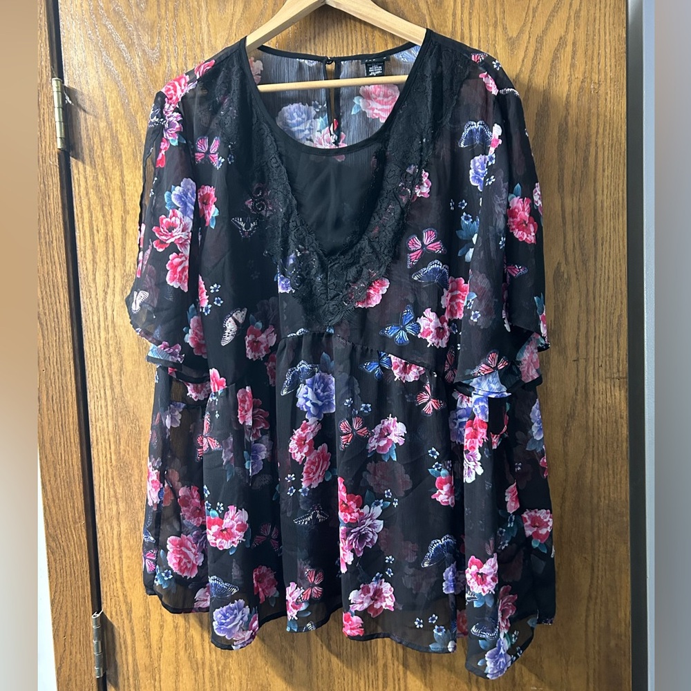 Torrid sheer blouse.  Lace details.  Size 4